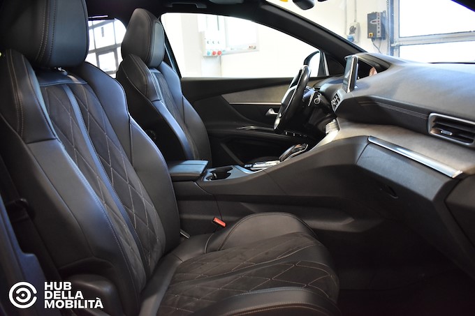 PEUGEOT 5008 BlueHDi 180 S&S EAT8 GT